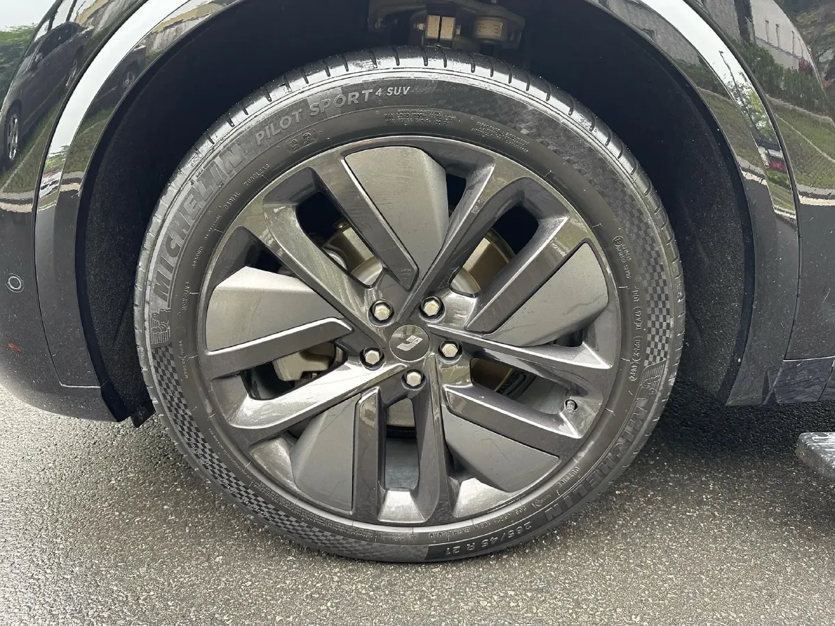 2024 Li L9 Range Extended 154HP REEV 52.3KWH,autocango,china used car exporter,china ev exporter,chinese used car exporter,chinese used ev exporter