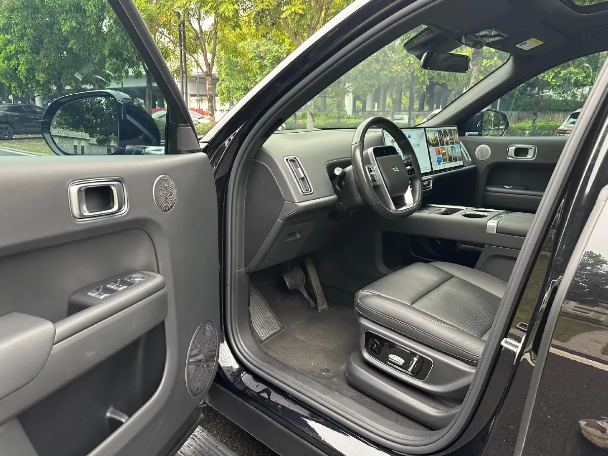 2024 Li L9 Range Extended 154HP REEV 52.3KWH,autocango,china used car exporter,china ev exporter,chinese used car exporter,chinese used ev exporter