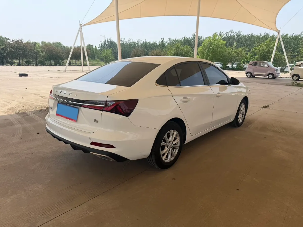 2024 Roewe i5 1.5L 129HP L4 CVT,autocango,china used car exporter,china ev exporter,chinese used car exporter,chinese used ev exporter