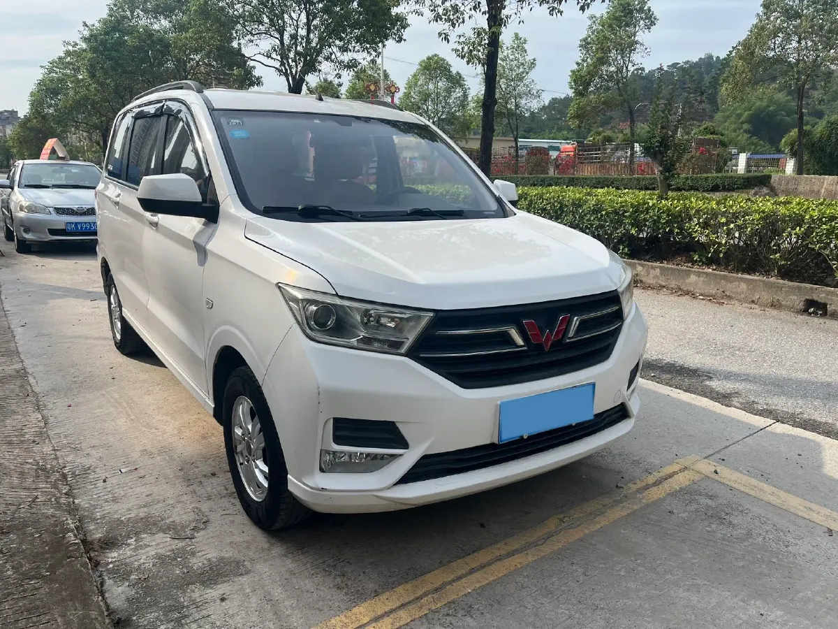 2018 WuLing HongGuang 1.5L 105HP L4 5MT,autocango,china used car exporter,china ev exporter,chinese used car exporter,chinese used ev exporter