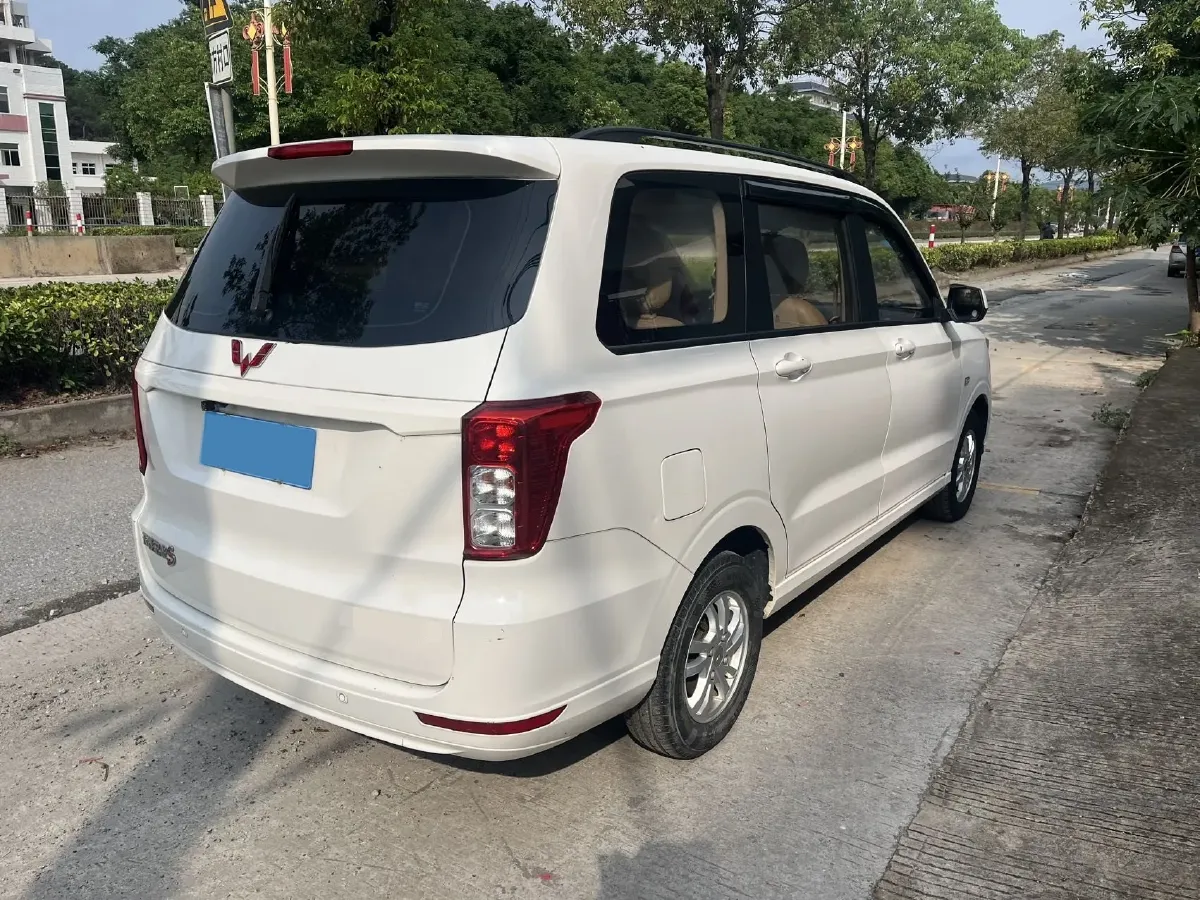2018 WuLing HongGuang 1.5L 105HP L4 5MT,autocango,china used car exporter,china ev exporter,chinese used car exporter,chinese used ev exporter