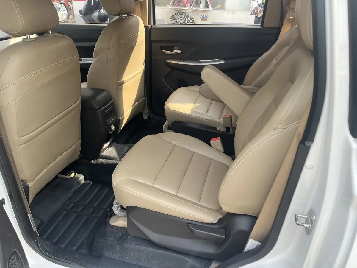 2018 WuLing HongGuang 1.5L 105HP L4 5MT,autocango,china used car exporter,china ev exporter,chinese used car exporter,chinese used ev exporter