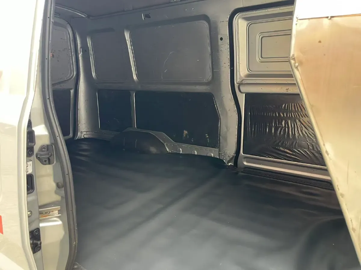 2021 WuLing RongGuang 1.5L 99HP L4 5MT,autocango,china used car exporter,china ev exporter,chinese used car exporter,chinese used ev exporter