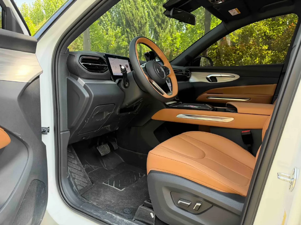 2025 Bestune YueYi 07 1.5T 150HP L4 1DHT PHEV,autocango,china used car exporter,china ev exporter,chinese used car exporter,chinese used ev exporter