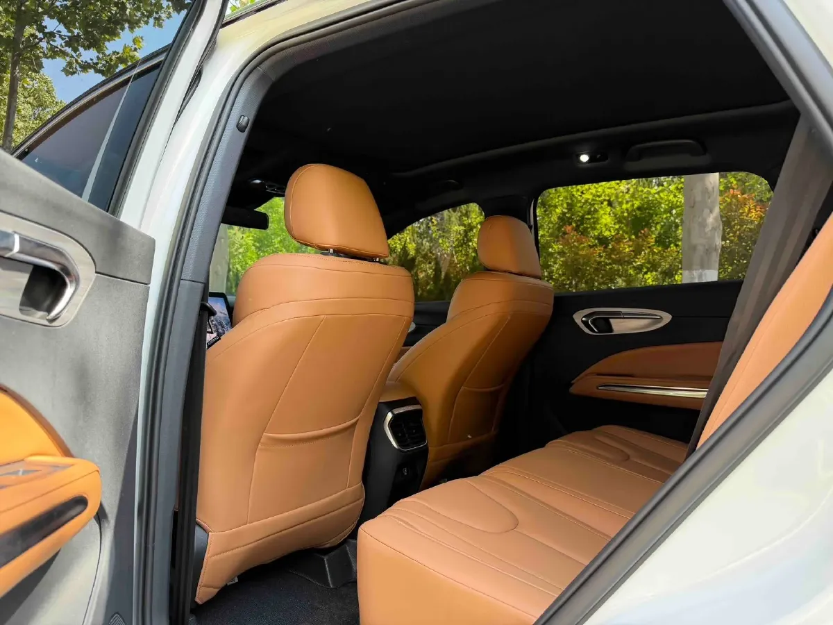 2025 Bestune YueYi 07 1.5T 150HP L4 1DHT PHEV,autocango,china used car exporter,china ev exporter,chinese used car exporter,chinese used ev exporter