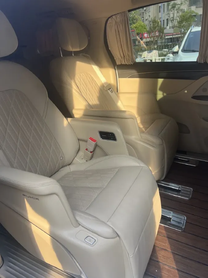 2022 Buick GL8 2.0T 237HP L4 9AT,autocango,china used car exporter,china ev exporter,chinese used car exporter,chinese used ev exporter