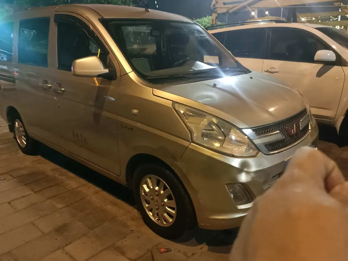 2015 WuLing RongGuang V 1.5L 112HP L4 5MT,autocango,china used car exporter,china ev exporter,chinese used car exporter,chinese used ev exporter