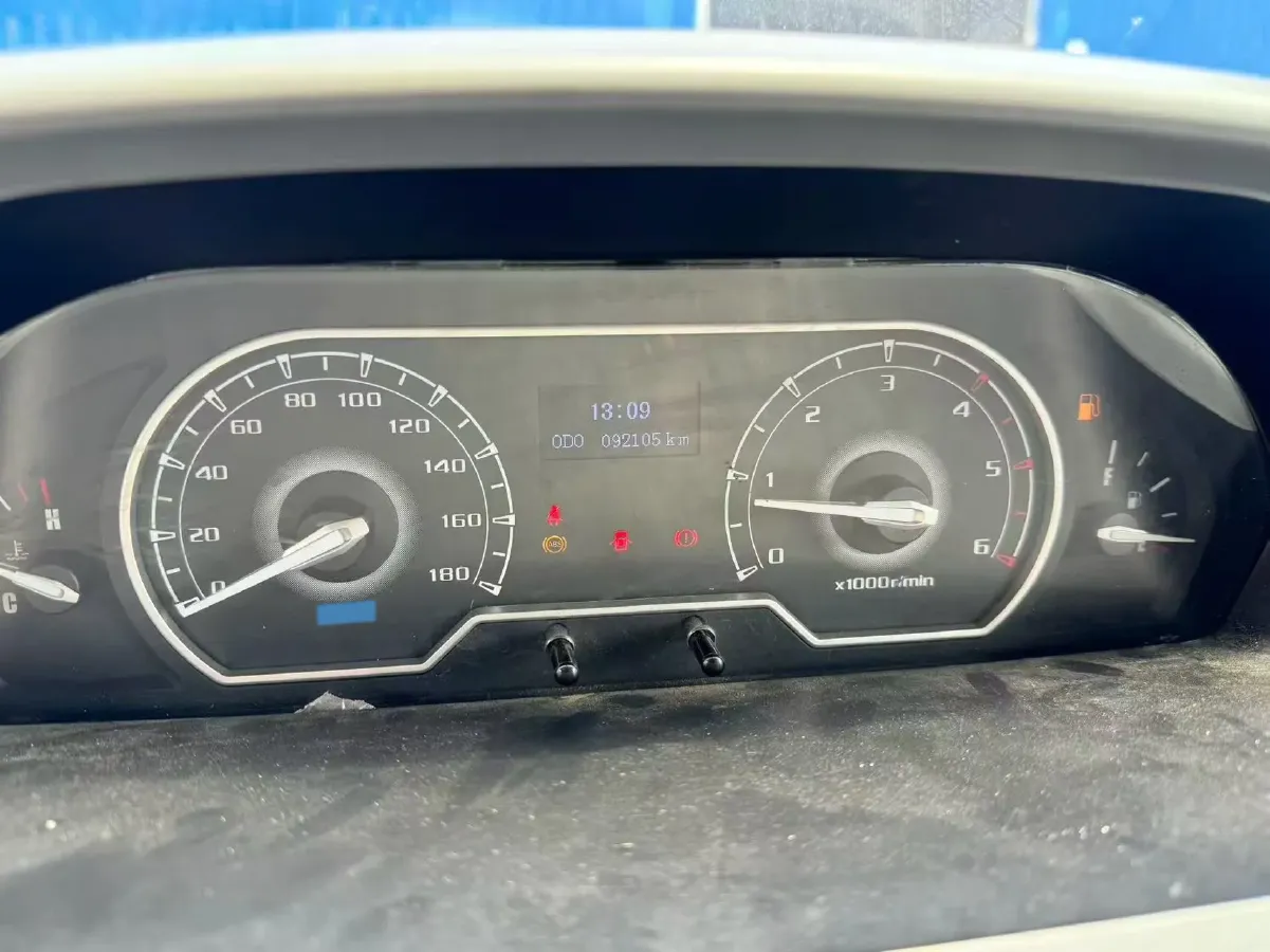 2020 MAXUS XinTu V80 2.5T 136HP L4 6MT,autocango,china used car exporter,china ev exporter,chinese used car exporter,chinese used ev exporter