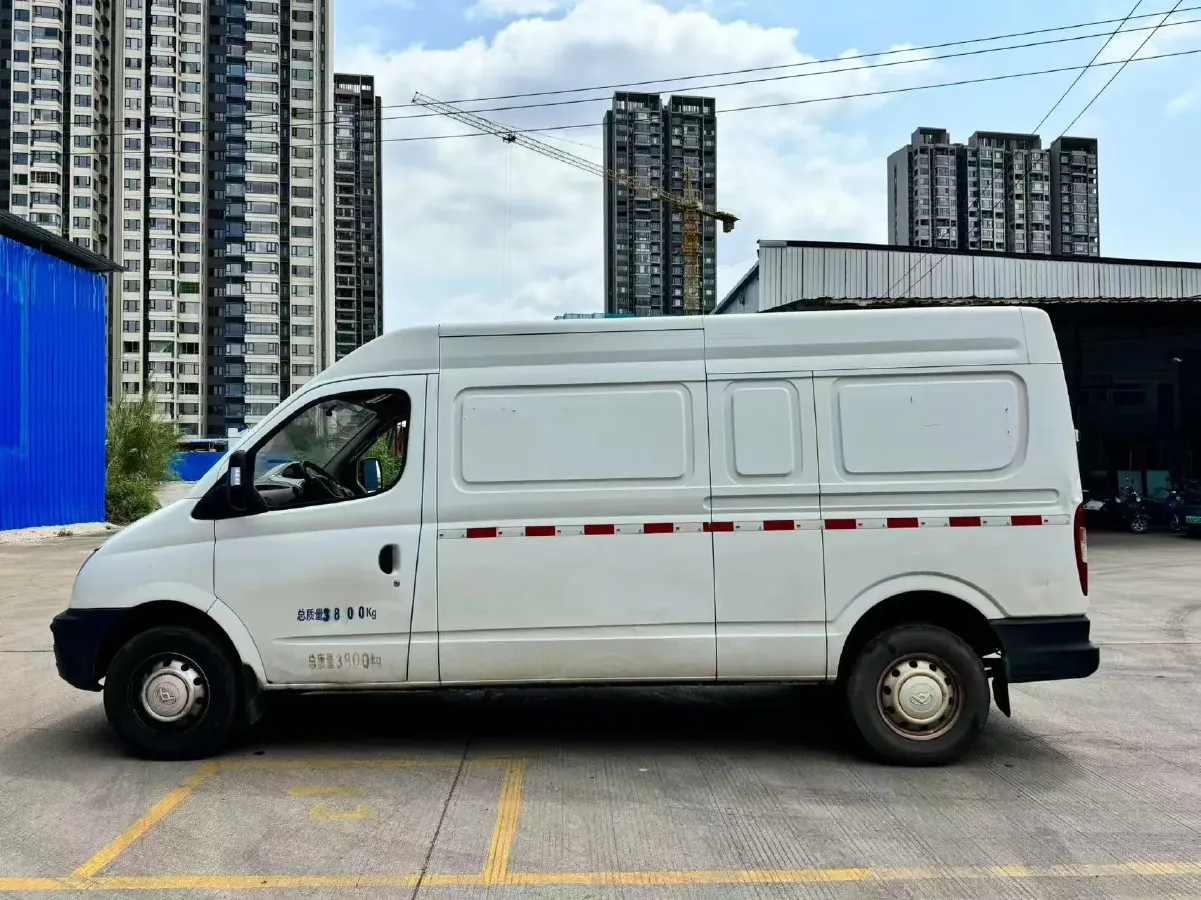 2020 MAXUS XinTu V80 2.5T 136HP L4 6MT,autocango,china used car exporter,china ev exporter,chinese used car exporter,chinese used ev exporter