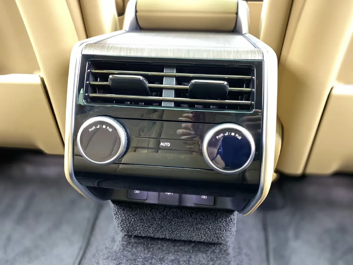 2025 Land Rover Range Rover 3.0T 400HP L6 8AT,autocango,china used car exporter,china ev exporter,chinese used car exporter,chinese used ev exporter