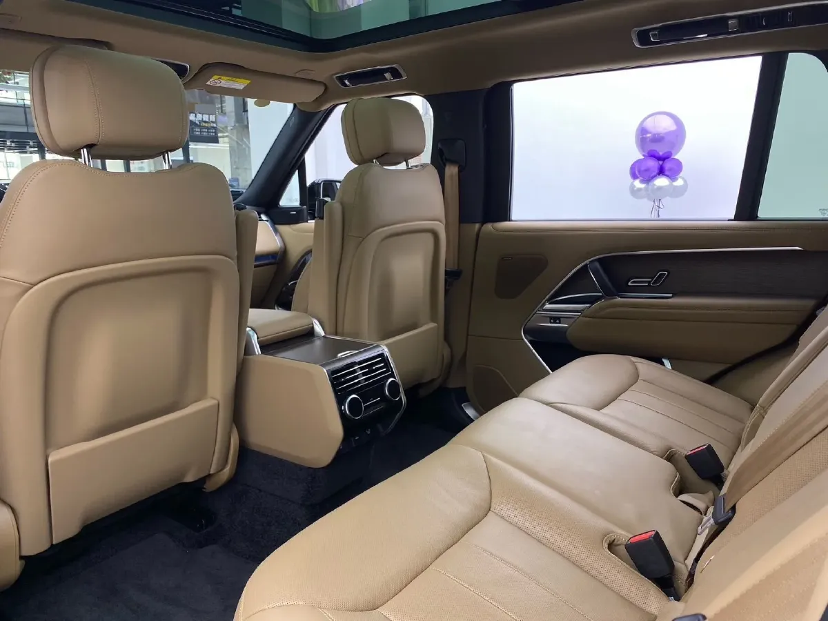 2025 Land Rover Range Rover 3.0T 400HP L6 8AT,autocango,china used car exporter,china ev exporter,chinese used car exporter,chinese used ev exporter