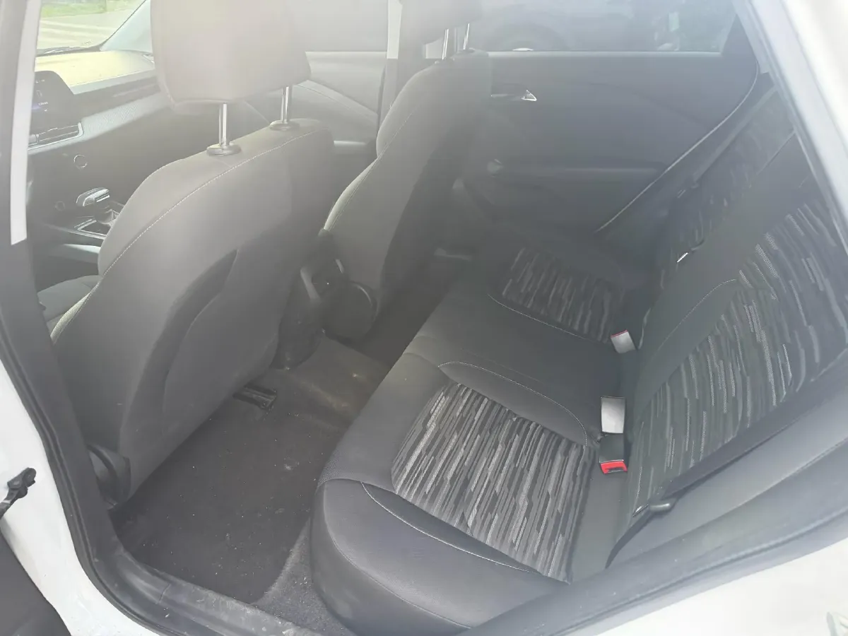 2023 Chevrolet Monza 1.5L 113HP L4 6DCT,autocango,china used car exporter,china ev exporter,chinese used car exporter,chinese used ev exporter