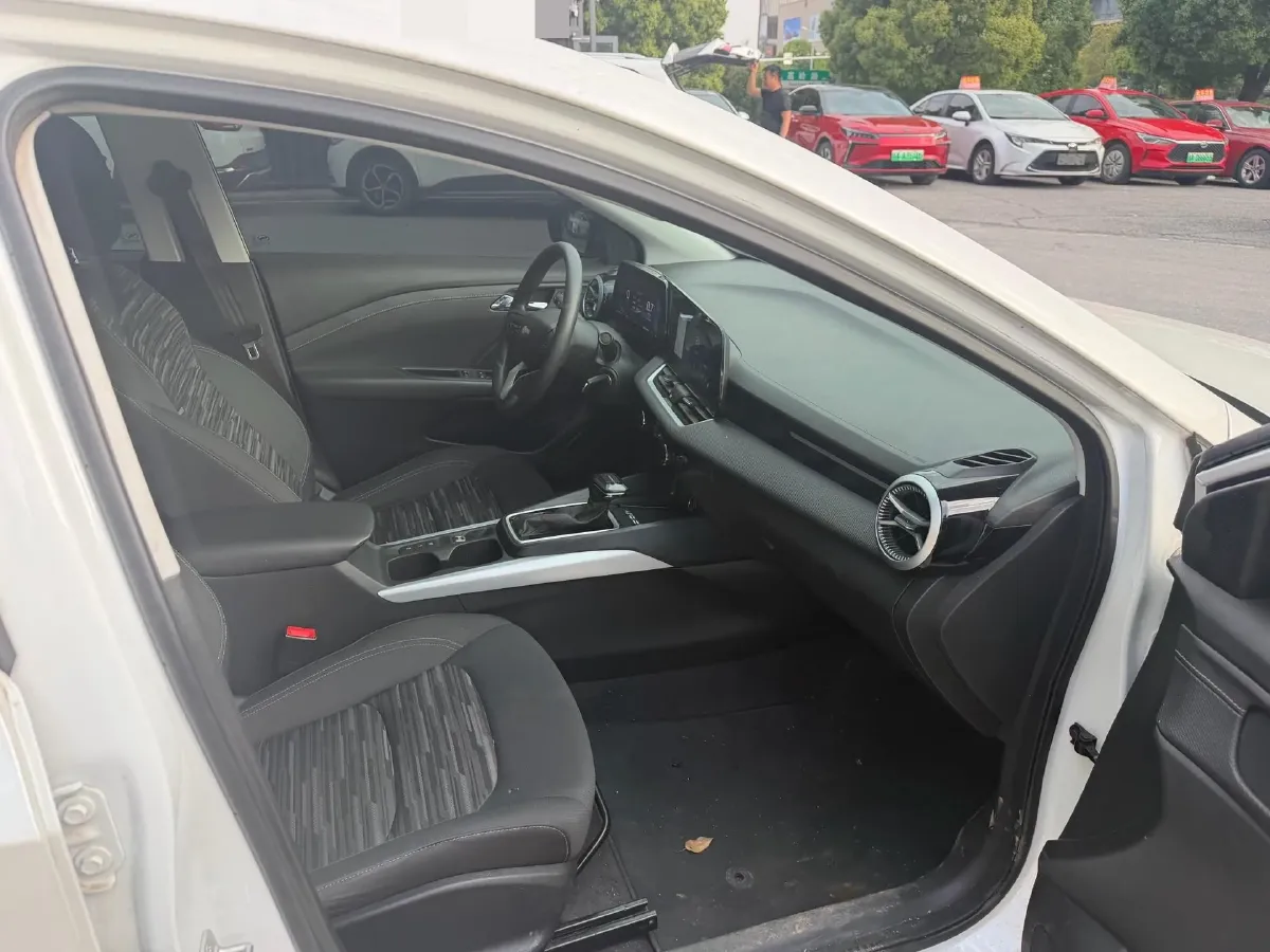 2023 Chevrolet Monza 1.5L 113HP L4 6DCT,autocango,china used car exporter,china ev exporter,chinese used car exporter,chinese used ev exporter