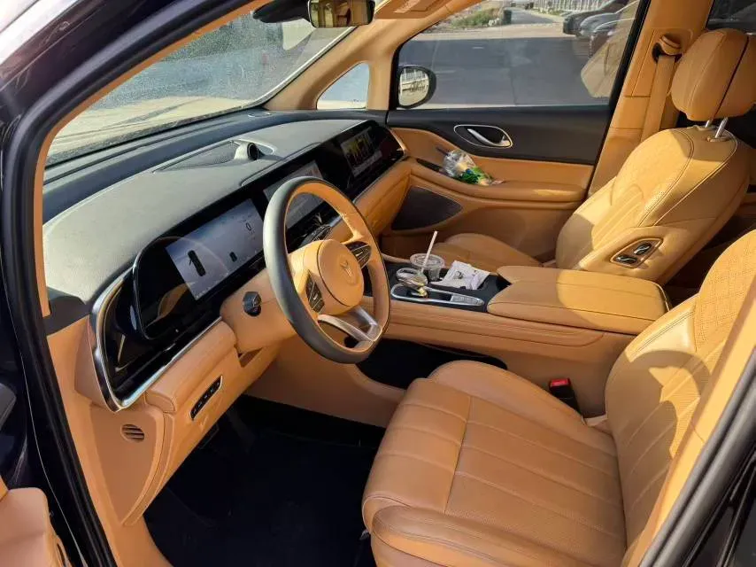 2024 Voyah Dream 1.5T 150HP L4 PHEV 43KWH,autocango,china used car exporter,china ev exporter,chinese used car exporter,chinese used ev exporter