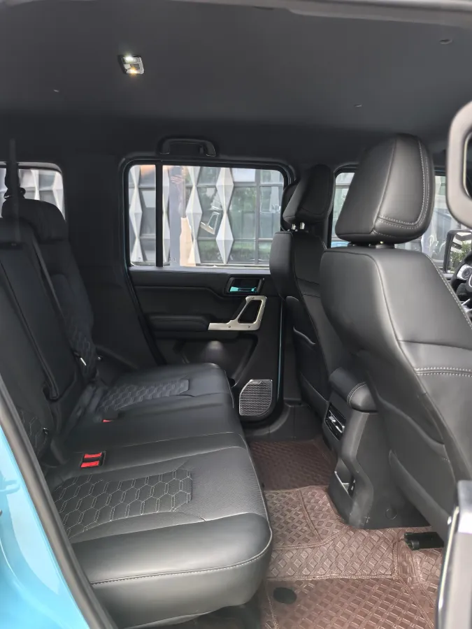 2025 212 212 T01 2.0T 252HP L4 8AT,autocango,china used car exporter,china ev exporter,chinese used car exporter,chinese used ev exporter