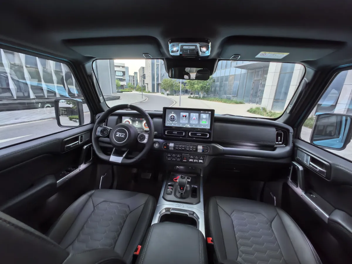 2025 212 212 T01 2.0T 252HP L4 8AT,autocango,china used car exporter,china ev exporter,chinese used car exporter,chinese used ev exporter