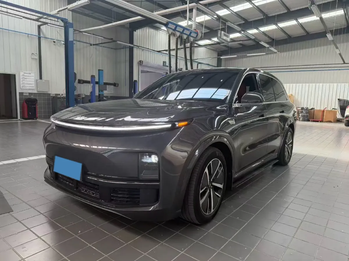 2024 Volvo S60 2.0T 197HP L4 7DCT,autocango,china used car exporter,china ev exporter,chinese used car exporter,chinese used ev exporter