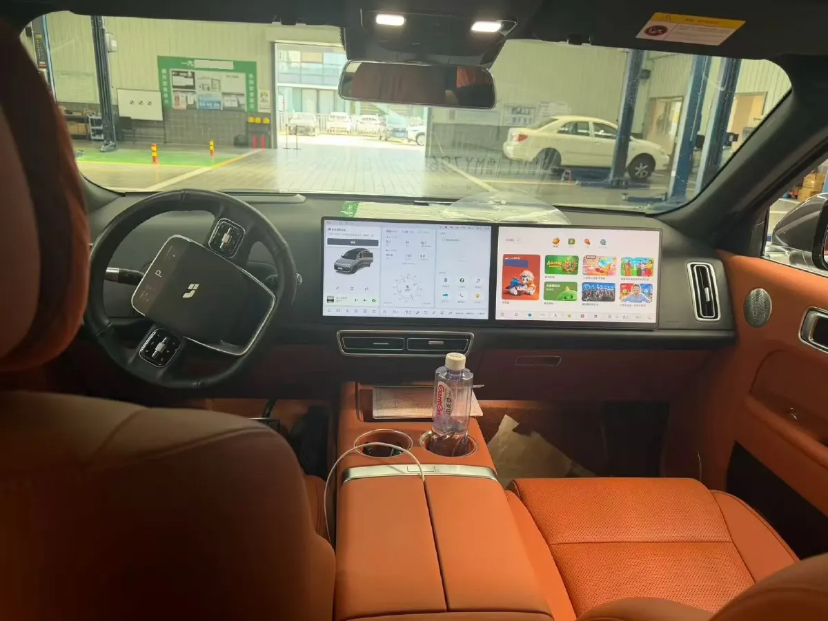 2024 Volvo S60 2.0T 197HP L4 7DCT,autocango,china used car exporter,china ev exporter,chinese used car exporter,chinese used ev exporter