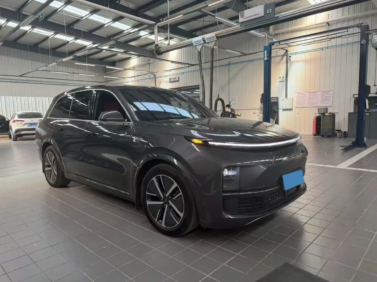 2024 Volvo S60 2.0T 197HP L4 7DCT,autocango,china used car exporter,china ev exporter,chinese used car exporter,chinese used ev exporter