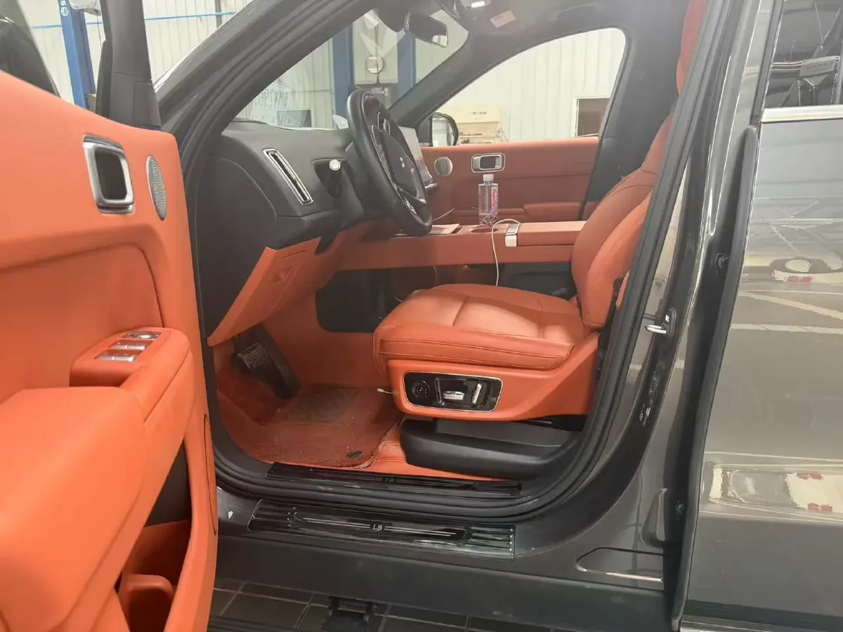 2024 Volvo S60 2.0T 197HP L4 7DCT,autocango,china used car exporter,china ev exporter,chinese used car exporter,chinese used ev exporter