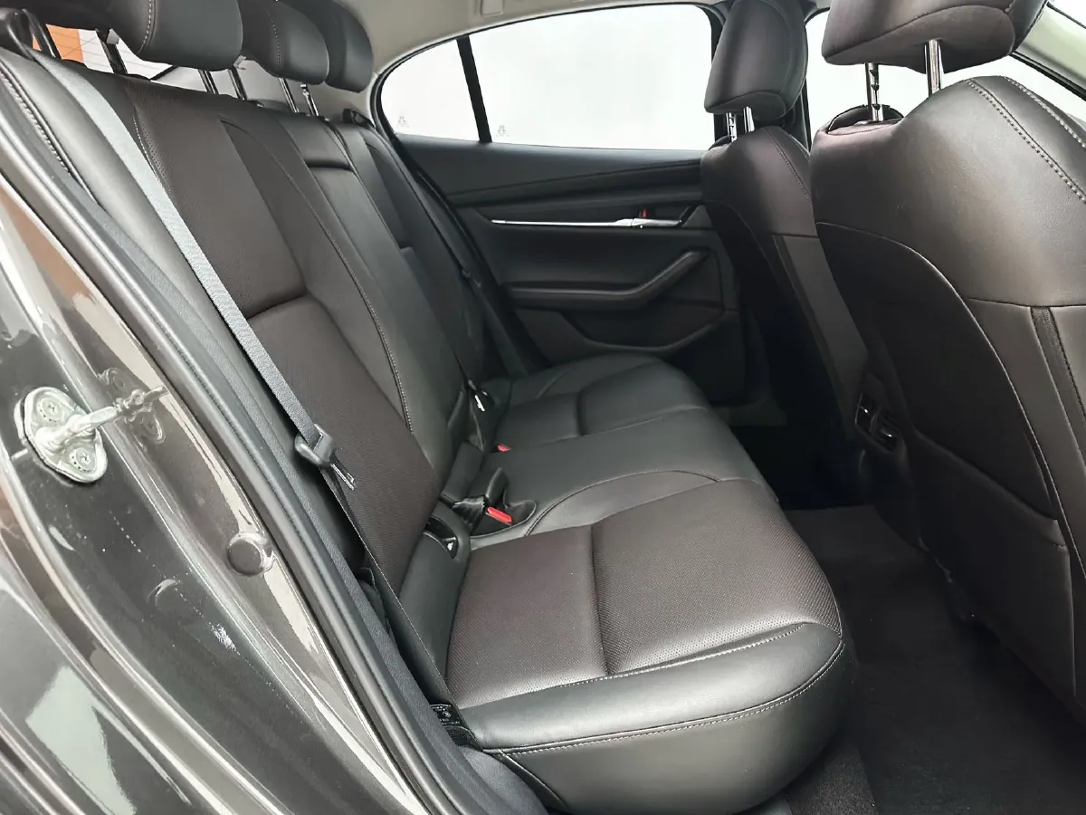 2022 Mazda 3 Axela 2.0L 158HP L4 6AT,autocango,china used car exporter,china ev exporter,chinese used car exporter,chinese used ev exporter