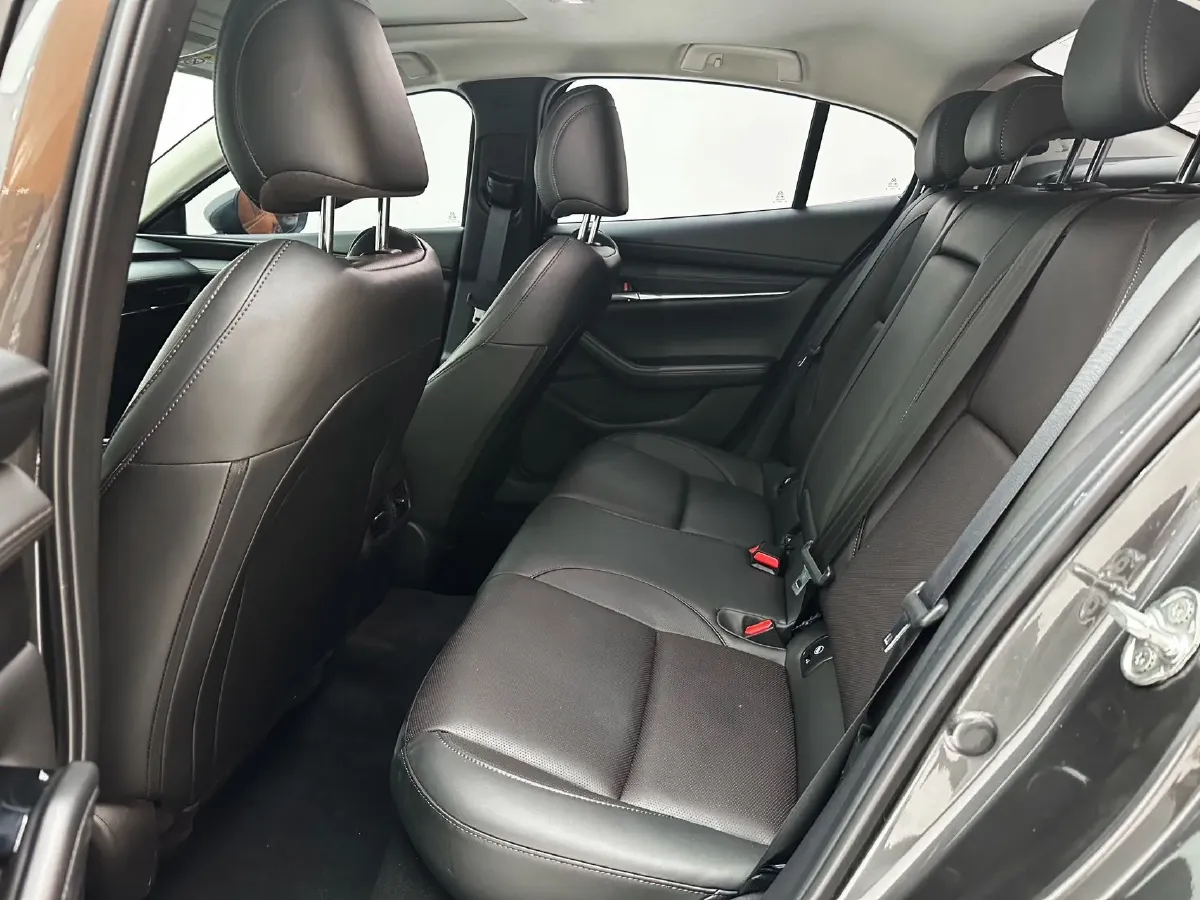 2022 Mazda 3 Axela 2.0L 158HP L4 6AT,autocango,china used car exporter,china ev exporter,chinese used car exporter,chinese used ev exporter