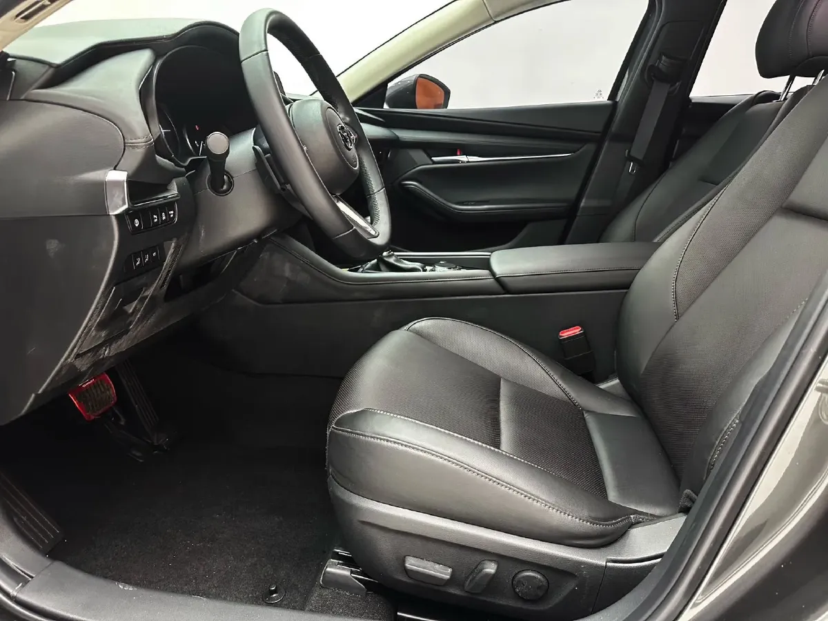 2022 Mazda 3 Axela 2.0L 158HP L4 6AT,autocango,china used car exporter,china ev exporter,chinese used car exporter,chinese used ev exporter