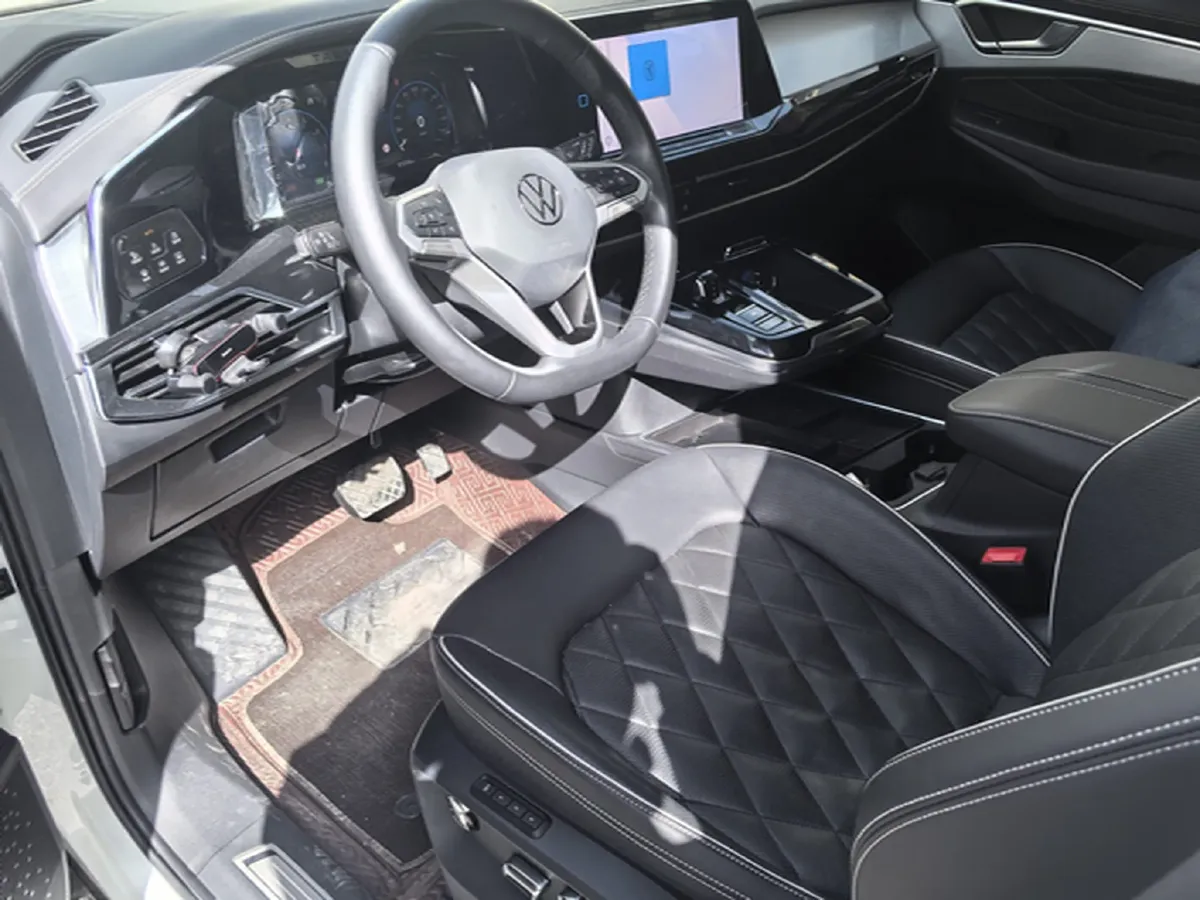 2022 Volkswagen Talagon 2.5T 299HP V6 7DCT,autocango,china used car exporter,china ev exporter,chinese used car exporter,chinese used ev exporter