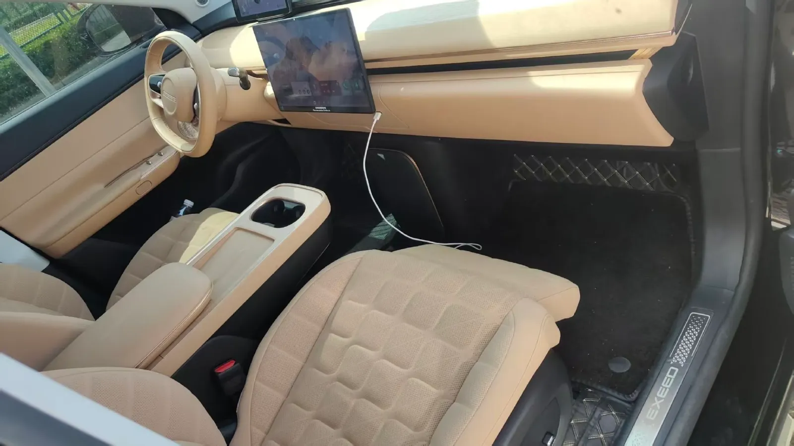 2024 Exceed Sterra ET REEV 156HP REEV 32KWH,autocango,china used car exporter,china ev exporter,chinese used car exporter,chinese used ev exporter