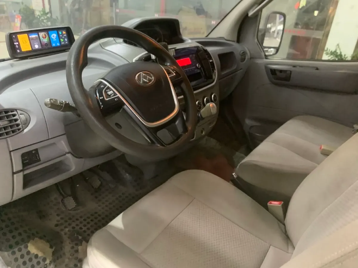 2019 MAXUS XinTu V80 2.5T 136HP L4 6MT,autocango,china used car exporter,china ev exporter,chinese used car exporter,chinese used ev exporter