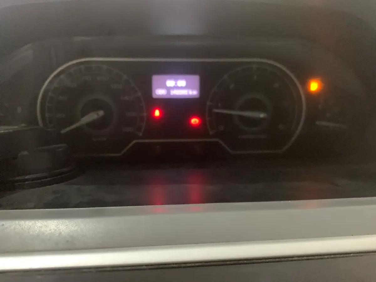 2019 MAXUS XinTu V80 2.5T 136HP L4 6MT,autocango,china used car exporter,china ev exporter,chinese used car exporter,chinese used ev exporter