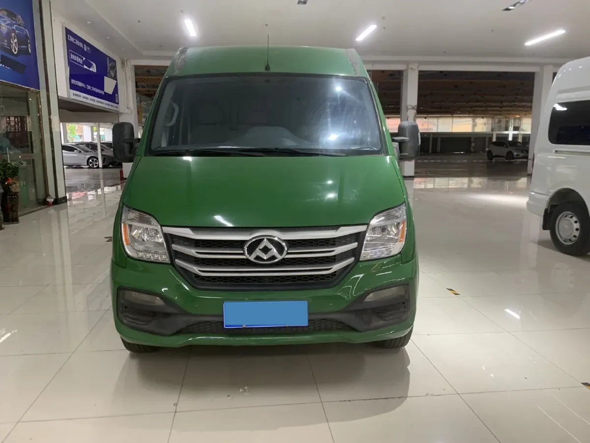 2019 MAXUS XinTu V80 2.5T 136HP L4 6MT,autocango,china used car exporter,china ev exporter,chinese used car exporter,chinese used ev exporter