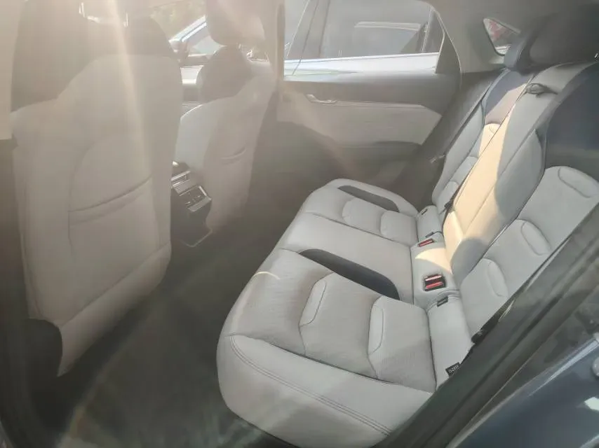 2021 Geely Preface 2.0T 190HP L4 7DCT,autocango,china used car exporter,china ev exporter,chinese used car exporter,chinese used ev exporter