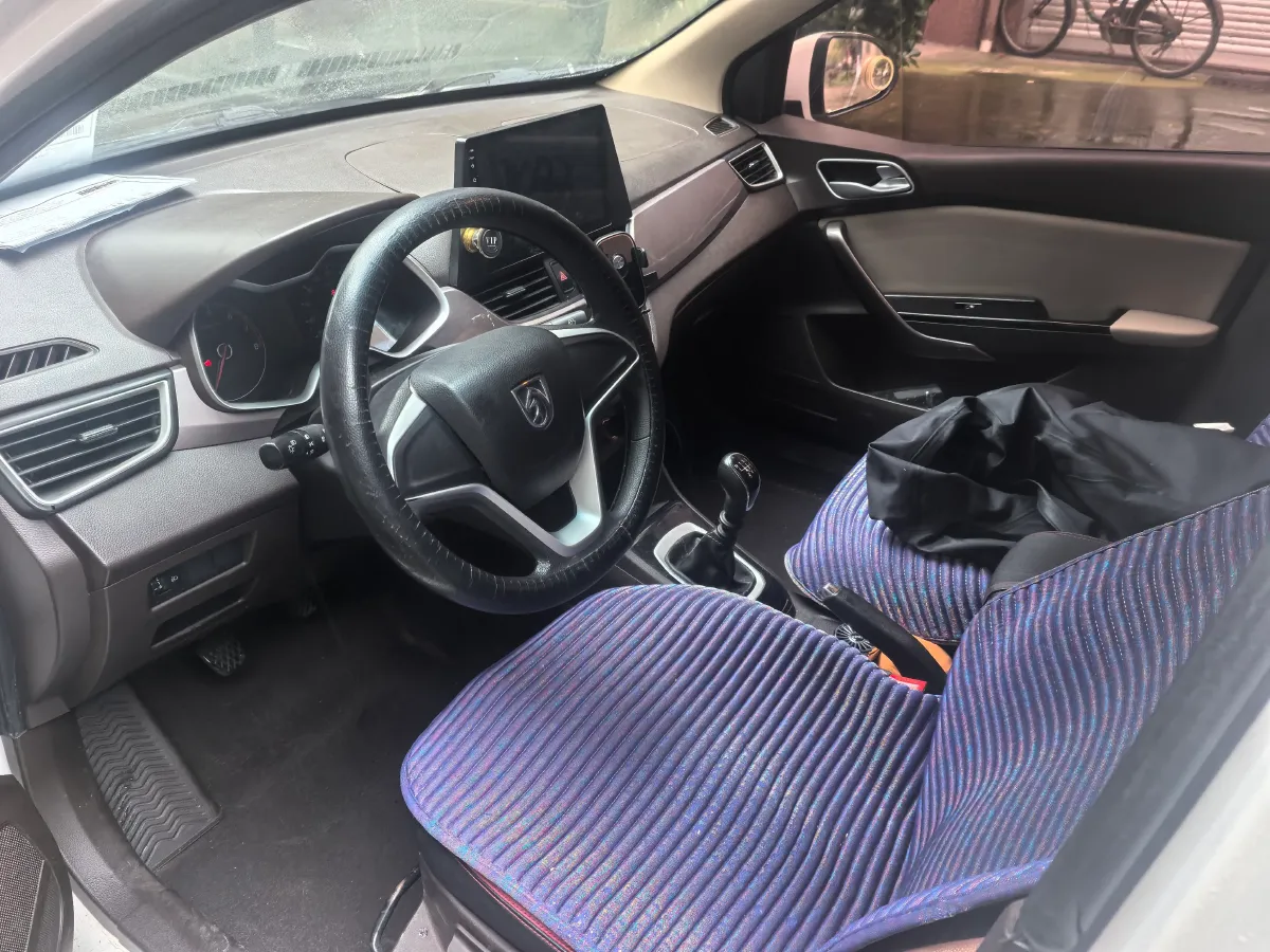 2017 BaoJun 310W 1.5L 112HP L4 6MT,autocango,china used car exporter,china ev exporter,chinese used car exporter,chinese used ev exporter