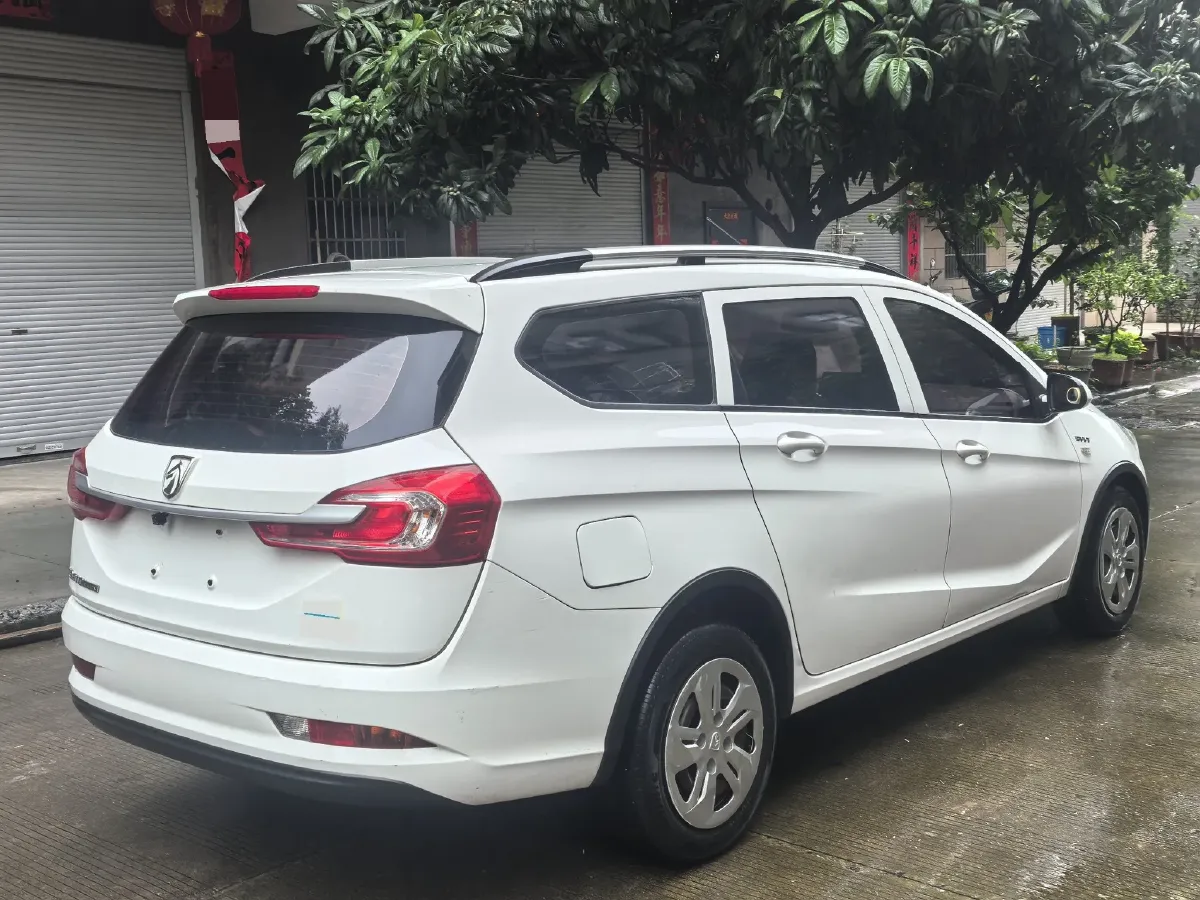 2017 BaoJun 310W 1.5L 112HP L4 6MT,autocango,china used car exporter,china ev exporter,chinese used car exporter,chinese used ev exporter