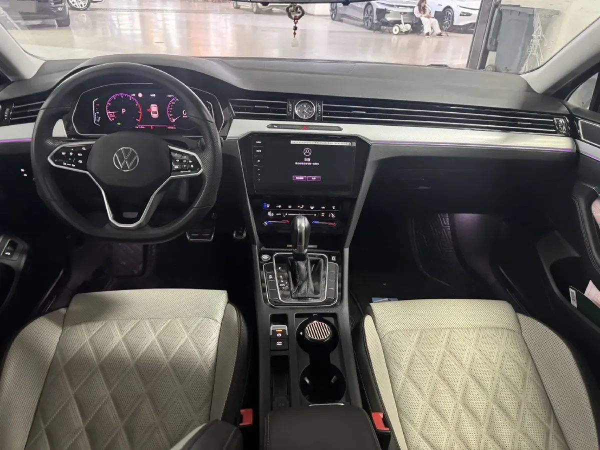 2023 Volkswagen Magotan 2.0T 186HP L4 7DCT,autocango,china used car exporter,china ev exporter,chinese used car exporter,chinese used ev exporter