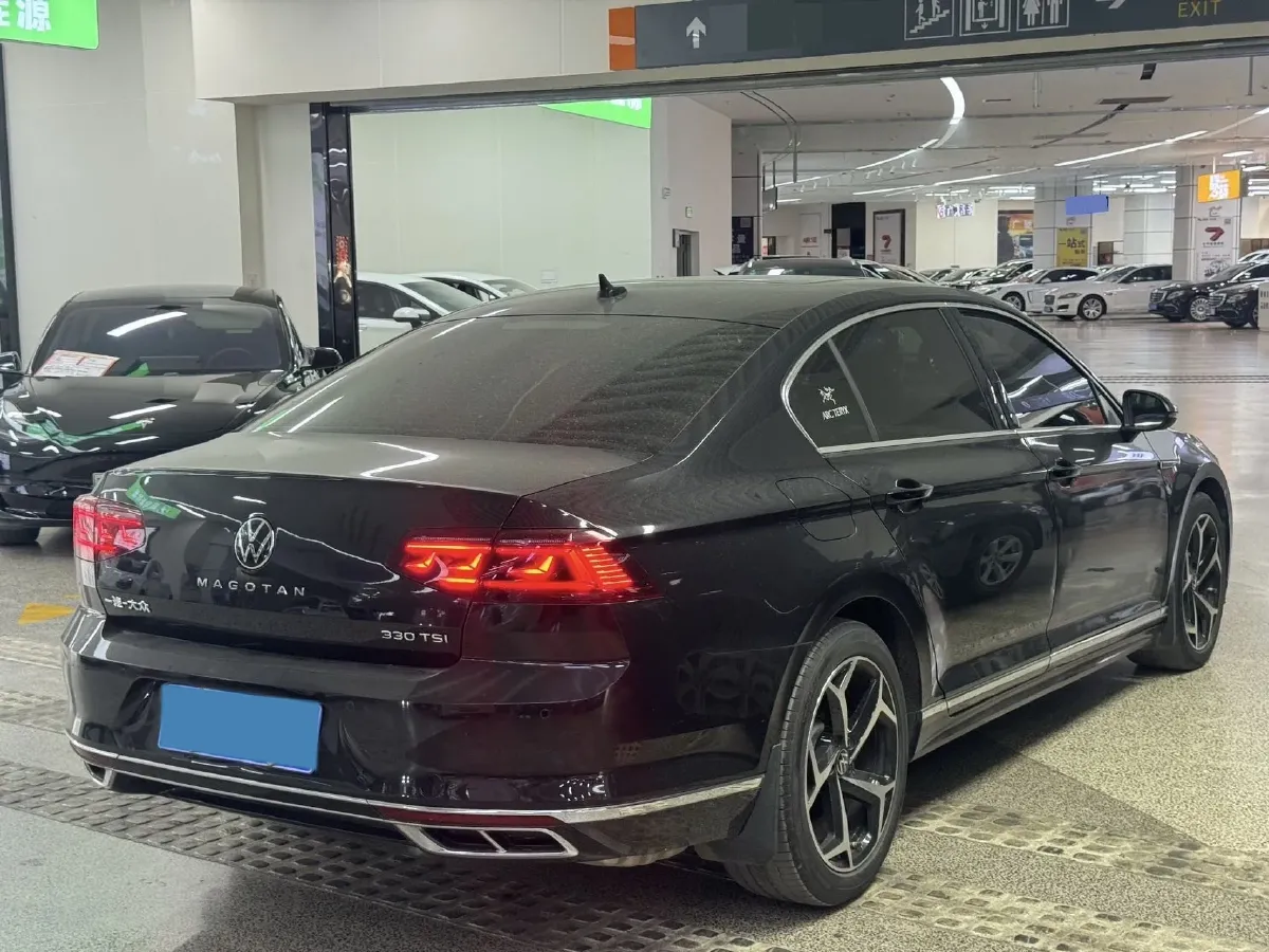 2023 Volkswagen Magotan 2.0T 186HP L4 7DCT,autocango,china used car exporter,china ev exporter,chinese used car exporter,chinese used ev exporter
