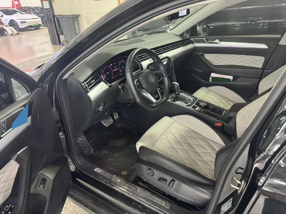 2023 Volkswagen Magotan 2.0T 186HP L4 7DCT,autocango,china used car exporter,china ev exporter,chinese used car exporter,chinese used ev exporter