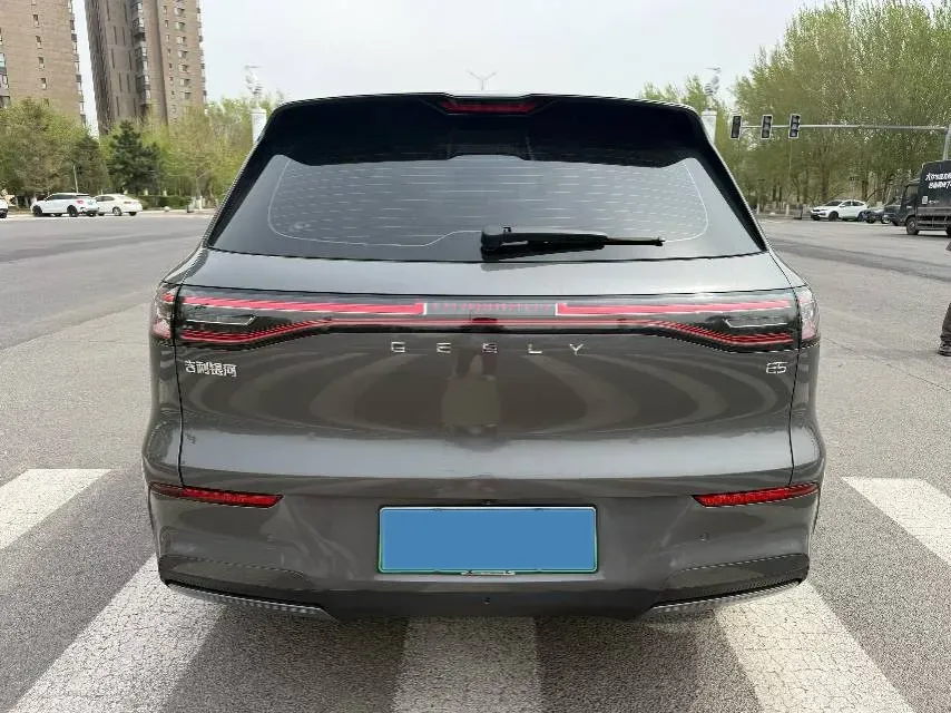 2024 Geely Emgrand L HiP 1.5T 181HP L4 3DHT PHEV 15.5KWH,autocango,china used car exporter,china ev exporter,chinese used car exporter,chinese used ev exporter