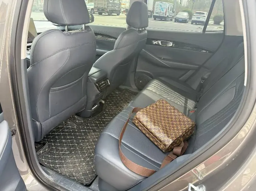 2024 Geely Emgrand L HiP 1.5T 181HP L4 3DHT PHEV 15.5KWH,autocango,china used car exporter,china ev exporter,chinese used car exporter,chinese used ev exporter