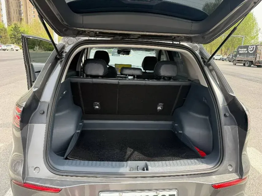 2024 Geely Emgrand L HiP 1.5T 181HP L4 3DHT PHEV 15.5KWH,autocango,china used car exporter,china ev exporter,chinese used car exporter,chinese used ev exporter