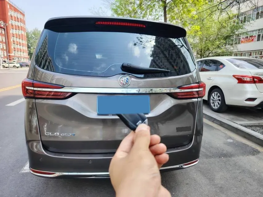 2022 Buick GL8 2.0T 237HP L4 9AT,autocango,china used car exporter,china ev exporter,chinese used car exporter,chinese used ev exporter