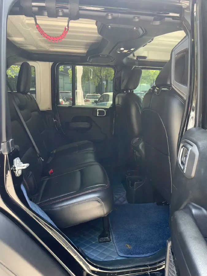 2022 Jeep Wrangler 2.0T 266HP L4 8AT,autocango,china used car exporter,china ev exporter,chinese used car exporter,chinese used ev exporter