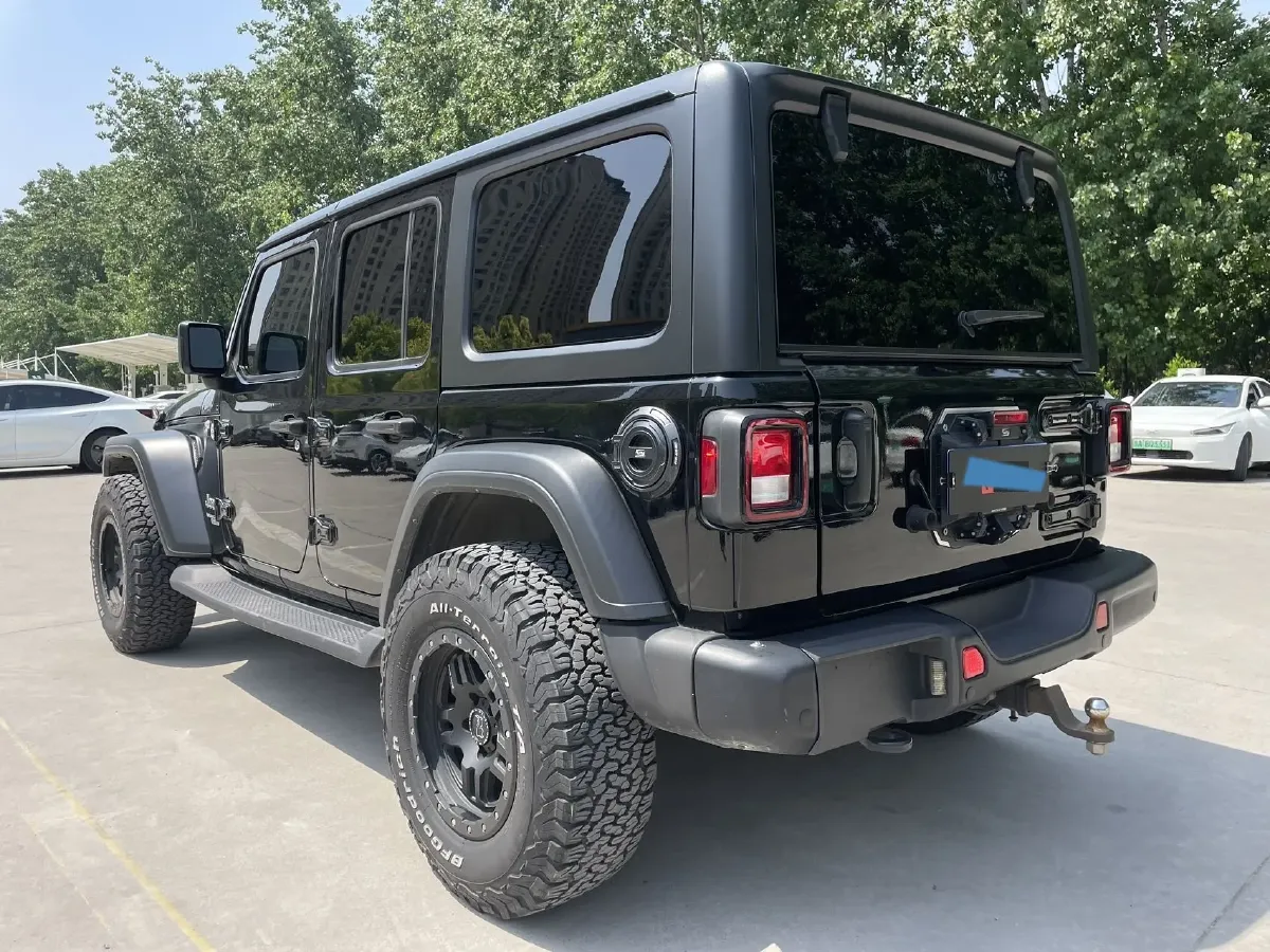 2022 Jeep Wrangler 2.0T 266HP L4 8AT,autocango,china used car exporter,china ev exporter,chinese used car exporter,chinese used ev exporter