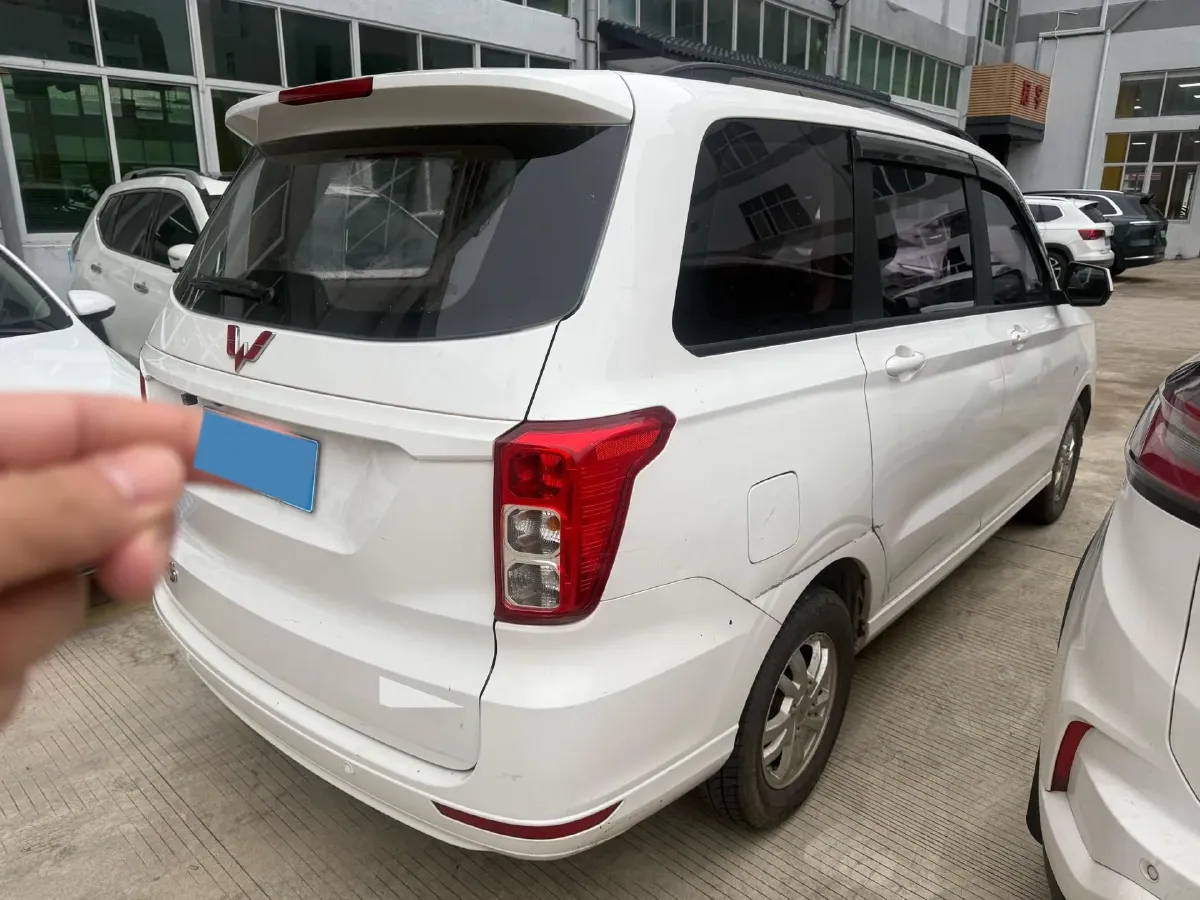 2019 WuLing HongGuang 1.5L 99HP L4 6MT,autocango,china used car exporter,china ev exporter,chinese used car exporter,chinese used ev exporter