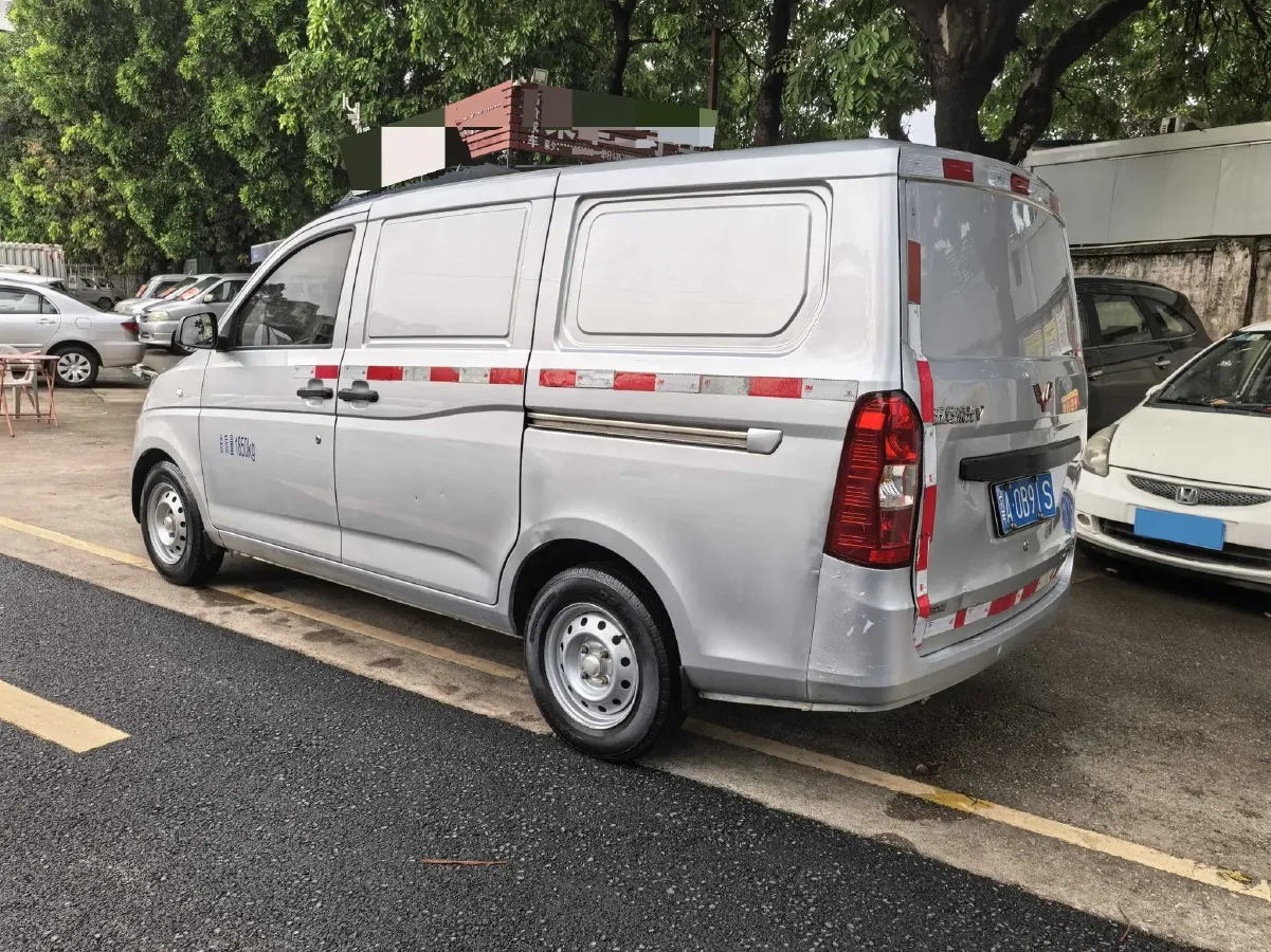 2019 WuLing RongGuang V 1.5L 99HP L4 6MT,autocango,china used car exporter,china ev exporter,chinese used car exporter,chinese used ev exporter