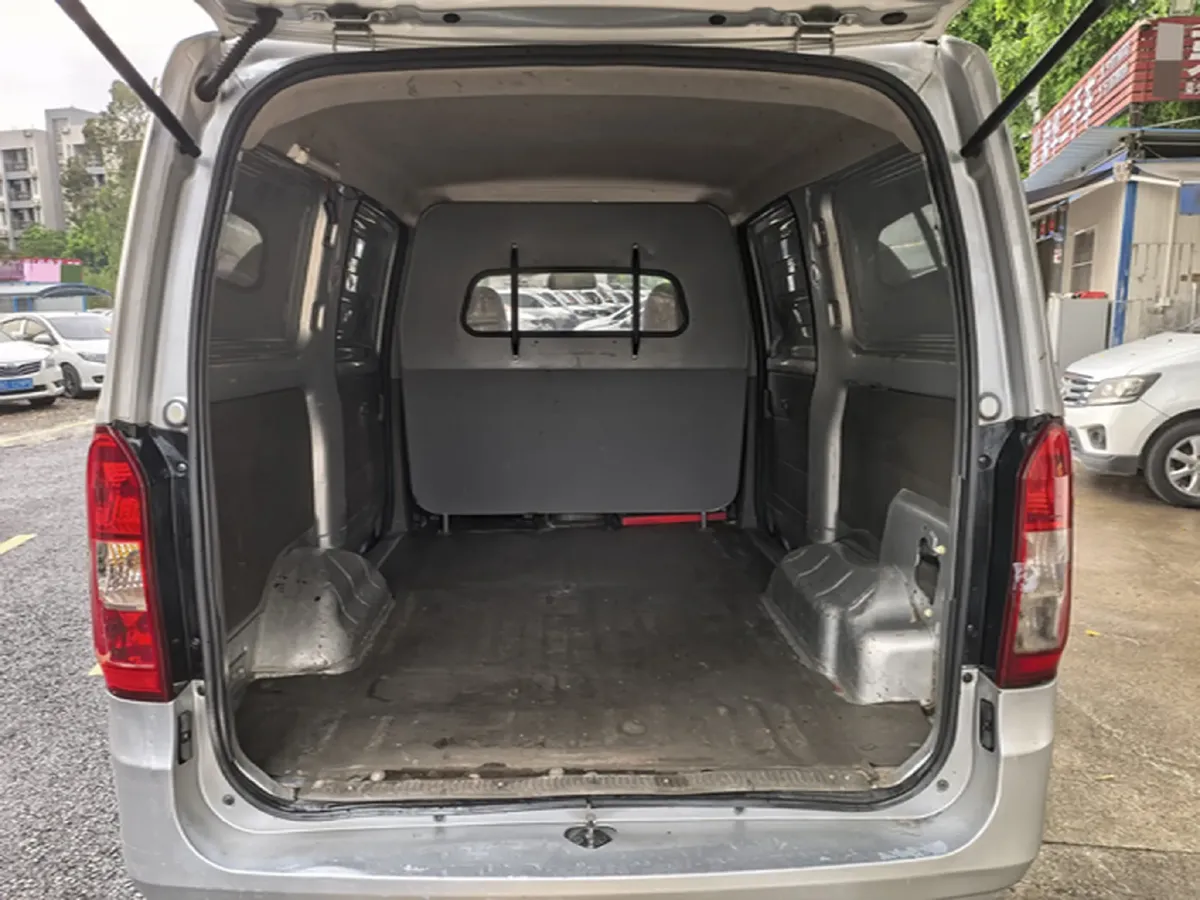 2019 WuLing RongGuang V 1.5L 99HP L4 6MT,autocango,china used car exporter,china ev exporter,chinese used car exporter,chinese used ev exporter