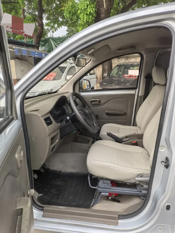 2019 WuLing RongGuang V 1.5L 99HP L4 6MT,autocango,china used car exporter,china ev exporter,chinese used car exporter,chinese used ev exporter