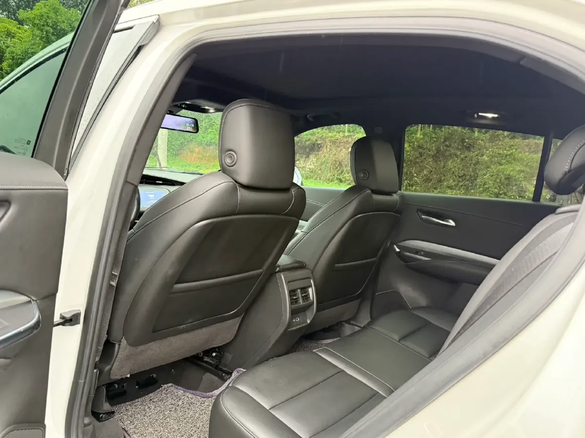 2021 Cadillac XT4 2.0T 237HP L4 9AT,autocango,china used car exporter,china ev exporter,chinese used car exporter,chinese used ev exporter