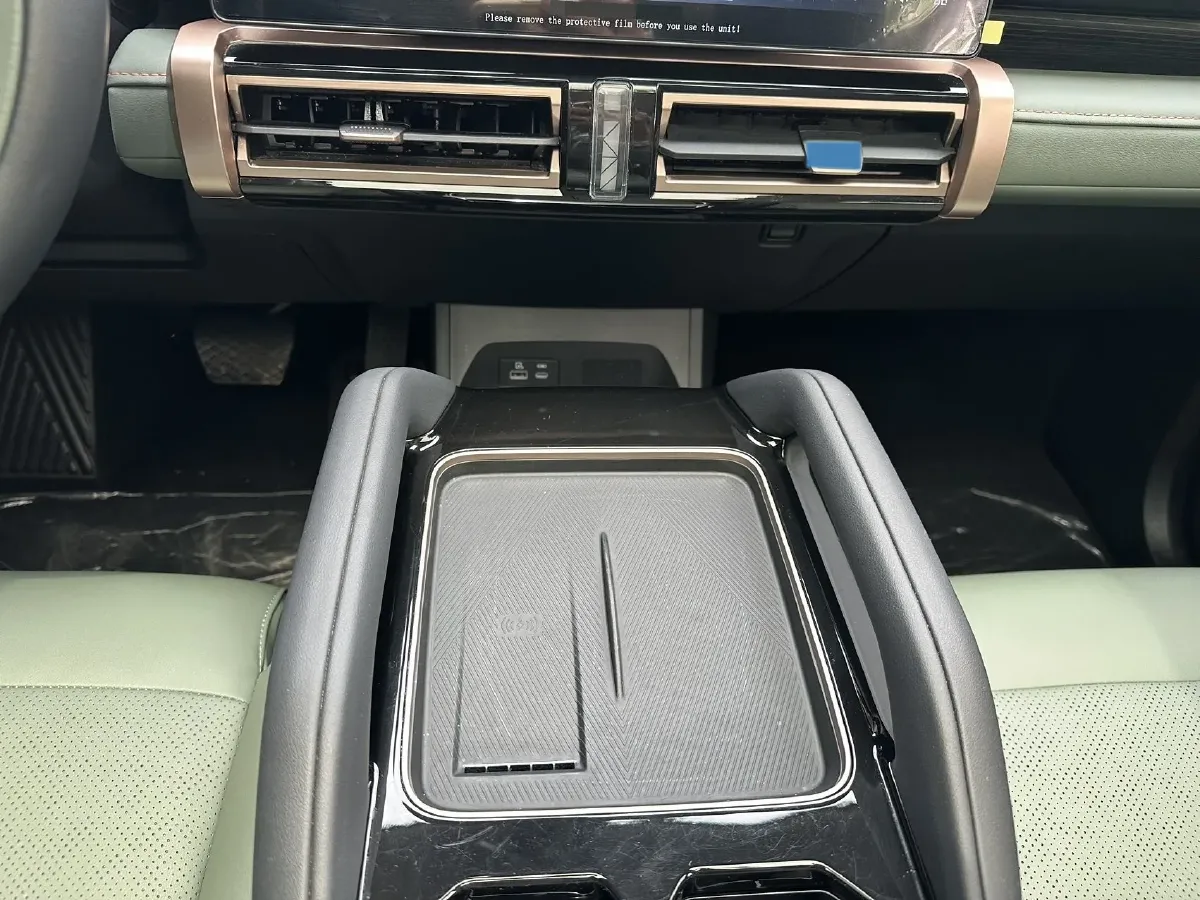 2024 iCAR iCAR 03 BEV 50.63KWH,autocango,china used car exporter,china ev exporter,chinese used car exporter,chinese used ev exporter